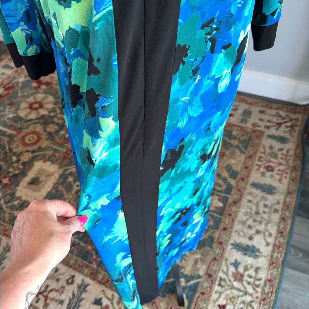 Joan Rivers Vibrant Blue and Black Floral Kimono - Picture 7 of 10
